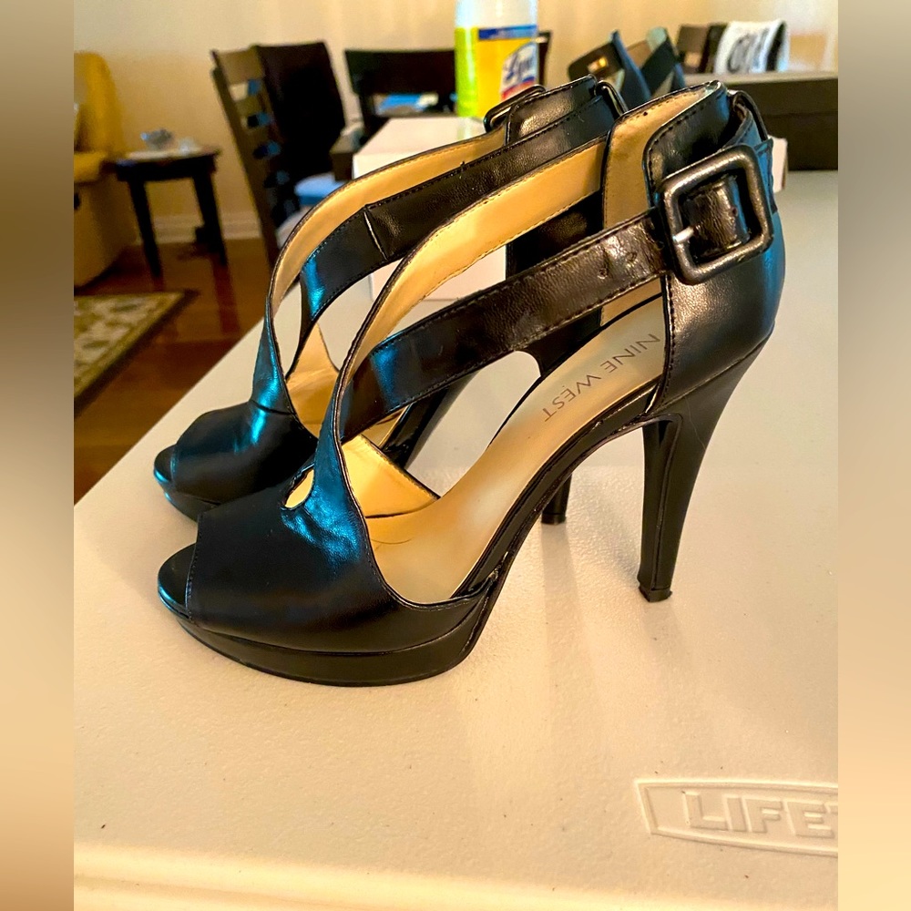Nine West leather sandals, size 5